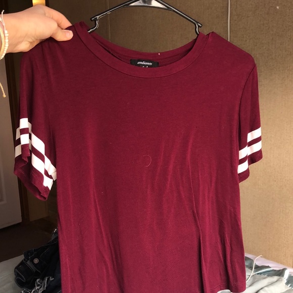 maroon t-shirt white stripes on sleeves - Picture 1 of 4